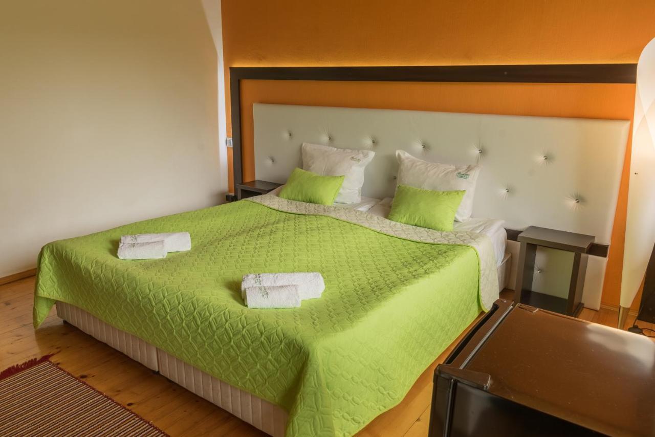 Hotel Paradise Place كالوفر المظهر الخارجي الصورة