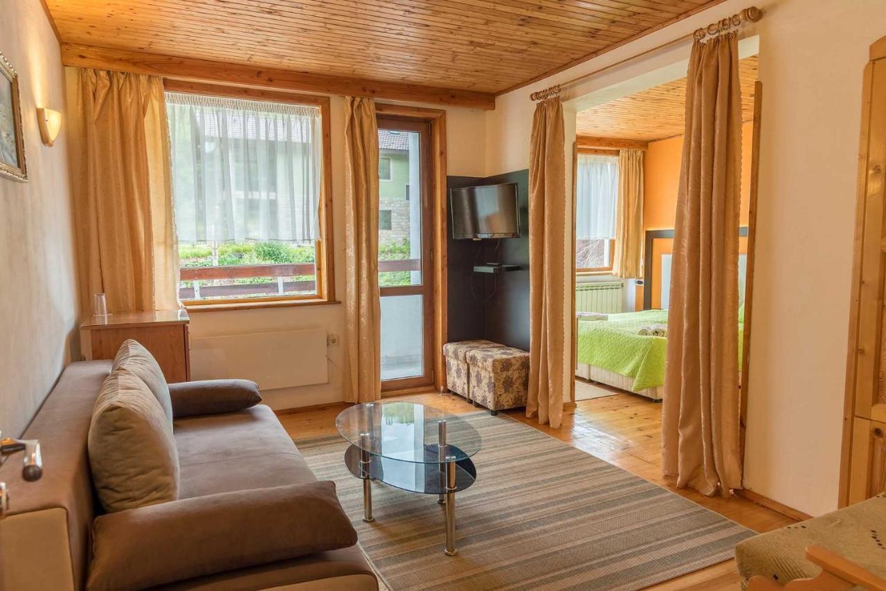 Hotel Paradise Place كالوفر المظهر الخارجي الصورة