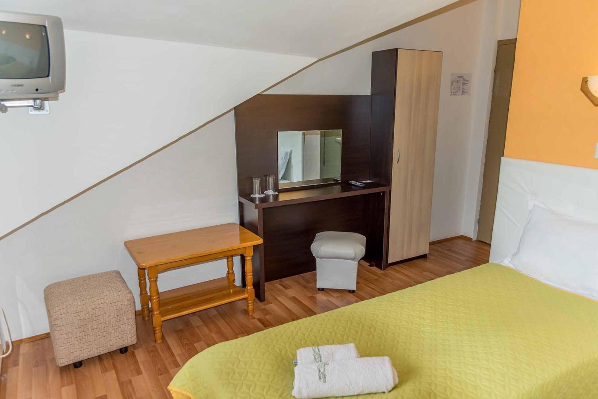 Hotel Paradise Place كالوفر المظهر الخارجي الصورة