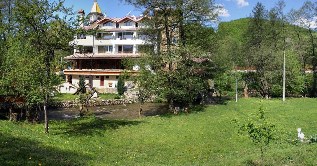 Hotel Paradise Place كالوفر المظهر الخارجي الصورة