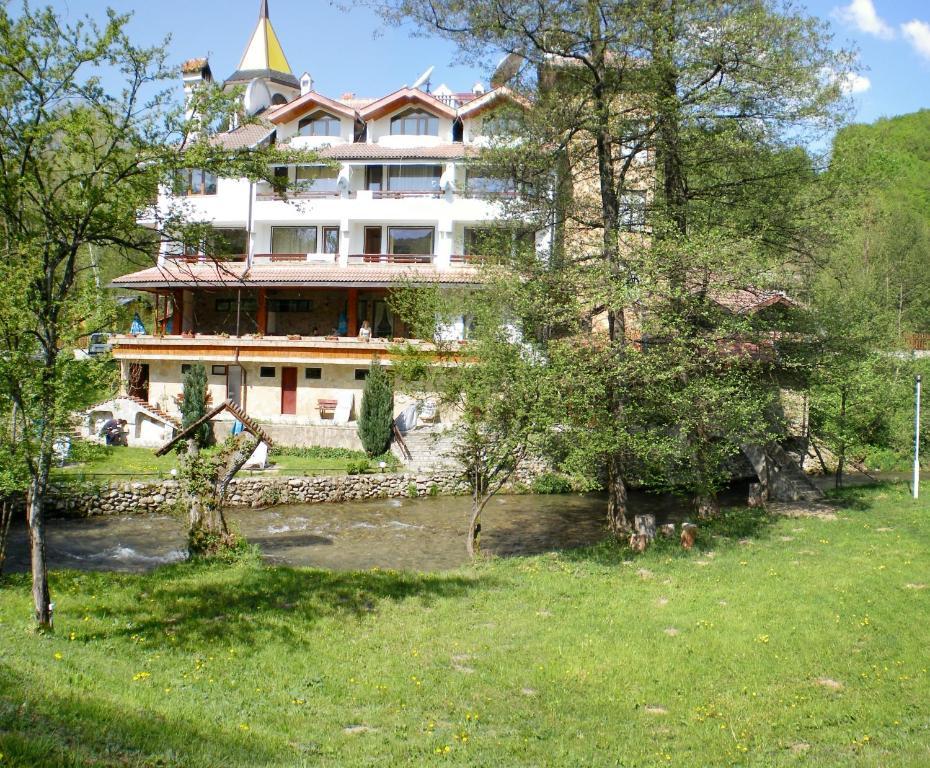 Hotel Paradise Place كالوفر المظهر الخارجي الصورة